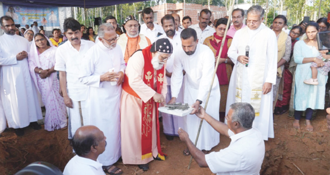 പു​ഞ്ചി​രി​മ​ട്ടം ദു​ര​ന്തം: കെ​സി​ബി​സി  പു​ന​ര​ധി​വാ​സ ഭ​വ​നപ​ദ്ധ​തി​ക്ക് ത​റ​ക്ക​ല്ലി​ട്ടു