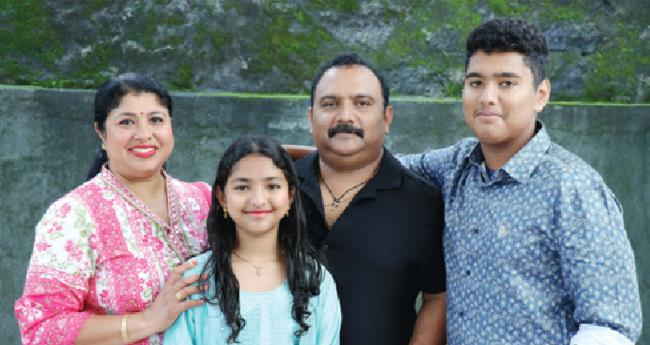 UR HONOUR എ​ന്‍റെ ക​ക്ഷി സം​ഗീ​ത​പ്രേ​മി​യാ​ണ്
