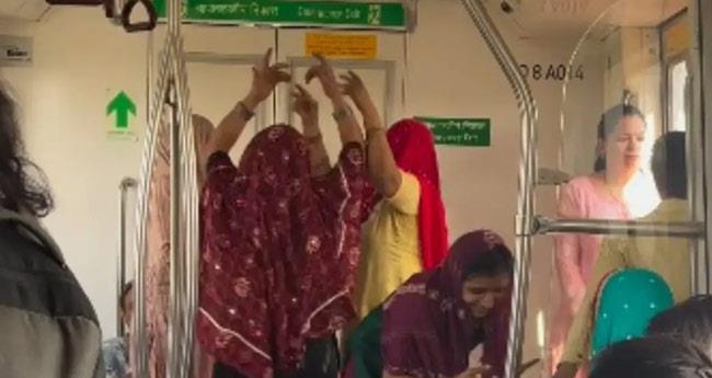 delhi metro dance