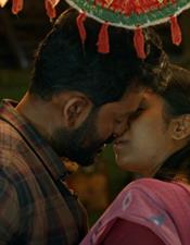 വി​ജ​യ് യേ​ശു​ദാ​സും പാ​ർ​വ​തി​യും ആ​ല​പി​ക്കു​ന്ന "കാ​ട്ടു​റാ​സാ