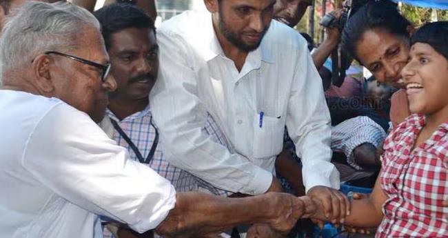 എ​ന്‍​ഡോ​സ​ള്‍​ഫാ​ന്‍ ഇ​ര​ക​ള്‍​ക്കാ​യി ശ​ബ്ദ​മു​യ​ര്‍​ത്തി​യ നേ​താ​വ്