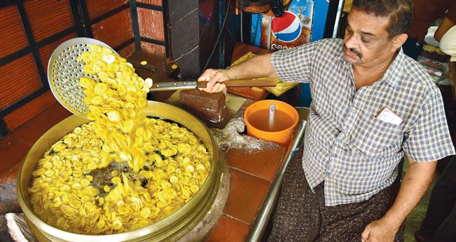 പാ​ല​ക്കാ​ടി​ന് പോ​കാം, ഉ​പ്പേ​രി കൊ​റി​ക്കാം