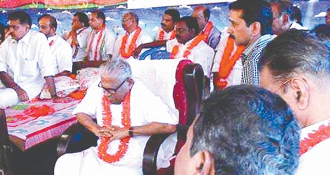 മു​ല്ല​പ്പെ​രി​യാ​ർ സ​മ​ര​ത്തി​ന് ആ​വേ​ശം പ​ക​ർ​ന്ന് വി.​എ​സ്. അച്യുതാനന്ദൻ