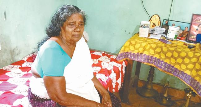 സ​ര​സ​മ്മ​യ്ക്ക് വാ​ക്കു​ക​ൾ ഇ​ട​റു​ന്നു...