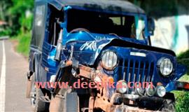 ജീ​പ്പി​ല്‍ യാ​ത്ര ചെ​യ്ത കുടുംബത്തെ  കാ​ട്ടു​പോ​ത്ത്  ആ​ക്ര​മി​ച്ചു