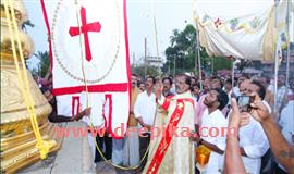 ഇ​രി​ങ്ങാ​ല​ക്കു​ട സെ​ന്‍റ് തോ​മ​സ് ക​ത്തീ​ഡ്ര​ലി​ല്‍  പി​ണ്ടി​പ്പെ​രു​ന്നാ​ളി​നു കൊ​ടി​ക​യ​റി