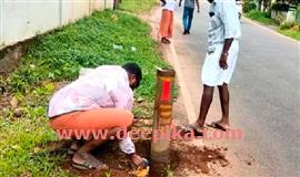 റോ​ഡ​രികി​ല്‍ മ​ര​ണ​ക്കെ​ണി​യാ​യിരു​ന്ന  ഇ​രു​മ്പു​പൈ​പ്പ് നീ​ക്കി