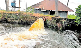 പ​മ്പിം​ഗ് സ​ബ്സി​ഡി 30 കോ​ടി കു​ടി​ശി​ക;     ക​ട​ക്കെ​ണി​യി​ലാ​യി ക​രാ​റു​കാ​ർ