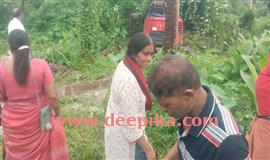 നീ​രൊ​ഴു​ക്കുത​ട​ഞ്ഞ സം​ഭ​വ​ം അ​ന്വേ​ഷി​ക്കാ​നെ​ത്തി​യ  ജ​ന​പ്ര​തി​നി​ധി​ക്കെ​തി​രേ വ​ധ​ഭീ​ഷ​ണി മു​ഴ​ക്കി​യ​താ​യി പ​രാ​തി