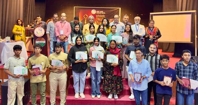അ​ലൈ​ൻ മ​ല​യാ​ളി സ​മാ​ജം വി​ദ്യാ​ഭ്യാ​സ പു​ര​സ്‌​കാ​ര​ങ്ങ​ൾ സ​മ്മാ​നി​ച്ചു