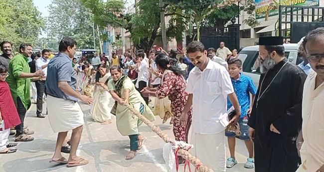 വ​ടം​വ​ലി മ​ത്സ​രം സം​ഘ‌​ടി​പ്പി​ച്ചു